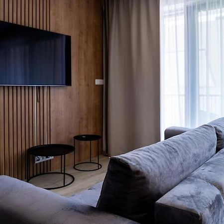 Parkside Harmony Apartment - Brno Buitenkant foto