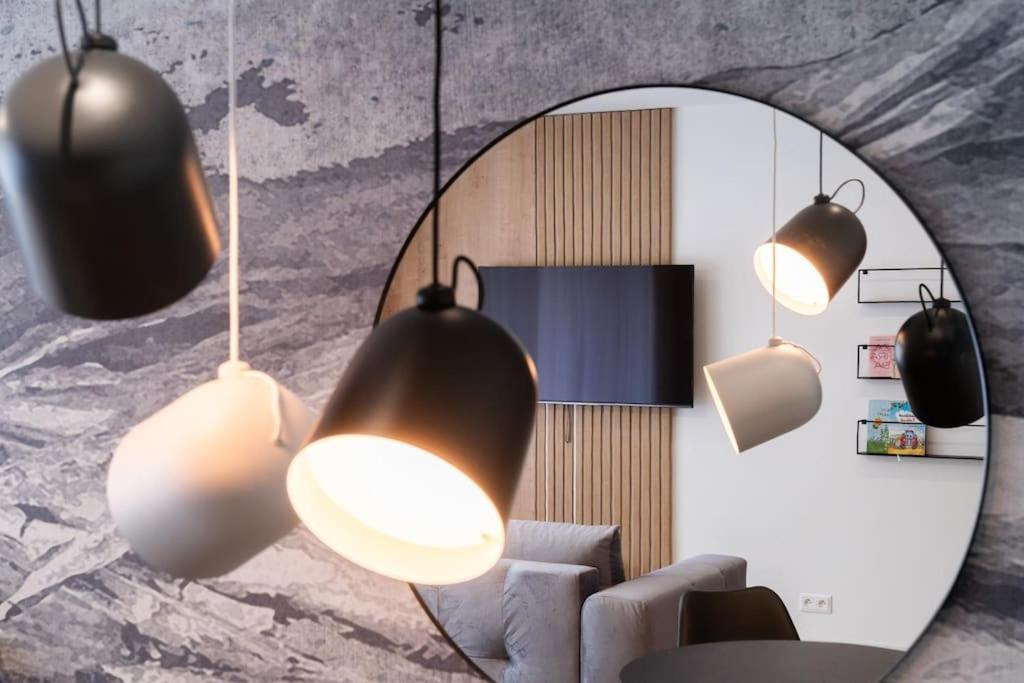 Parkside Harmony Apartment - Brno Buitenkant foto