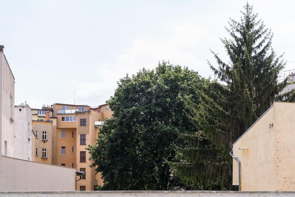 Parkside Harmony Apartment - Brno Buitenkant foto
