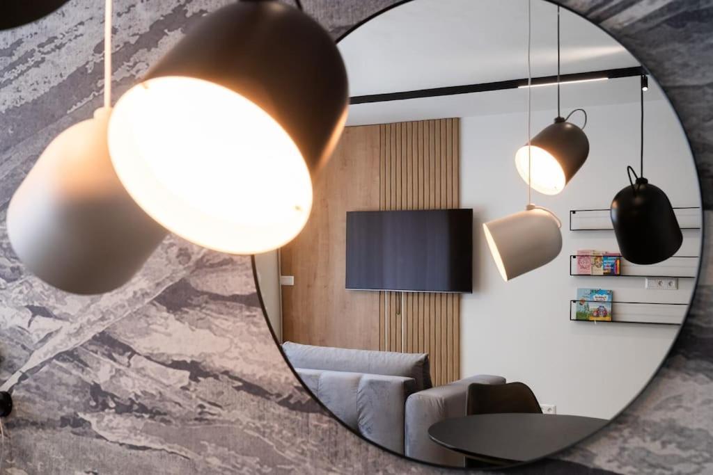 Parkside Harmony Apartment - Brno Buitenkant foto