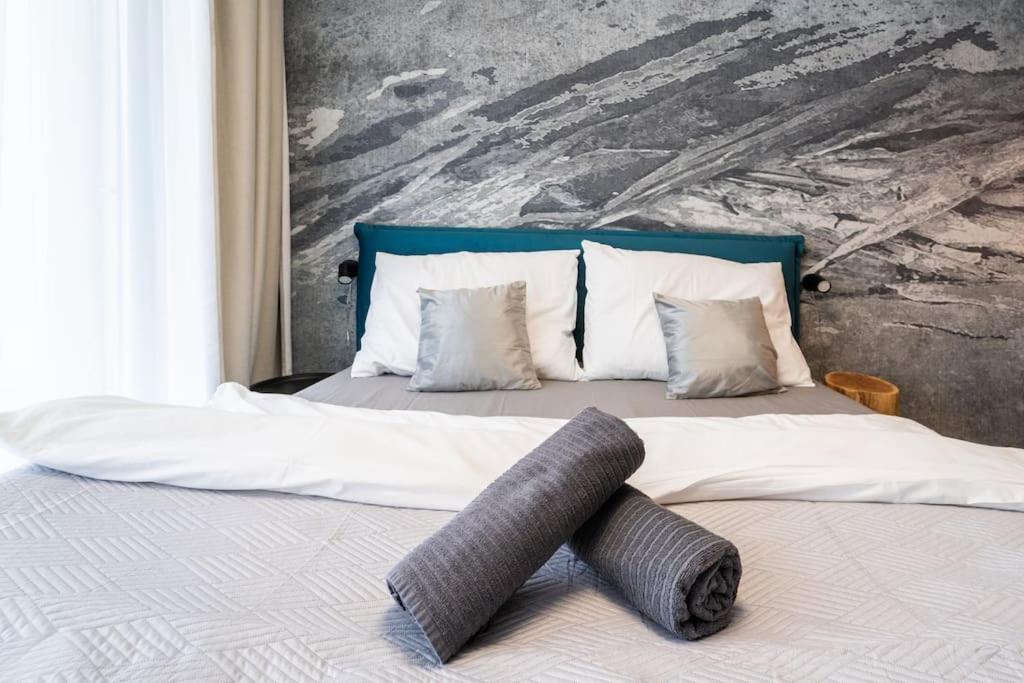 Parkside Harmony Apartment - Brno Buitenkant foto