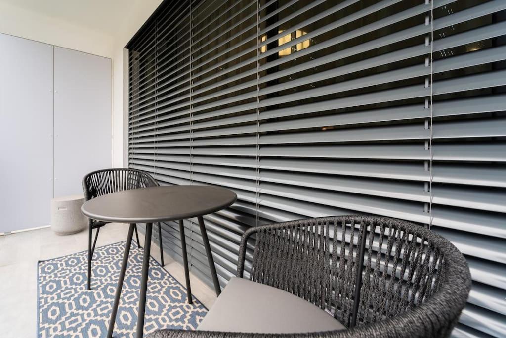 Parkside Harmony Apartment - Brno Buitenkant foto